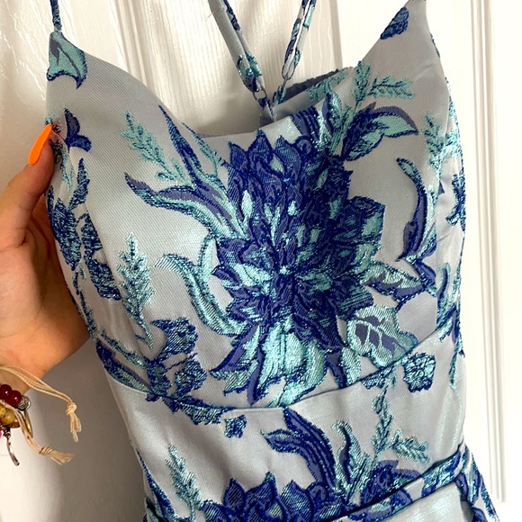 Prom dress tried on but never worn - Picture 5 of 5